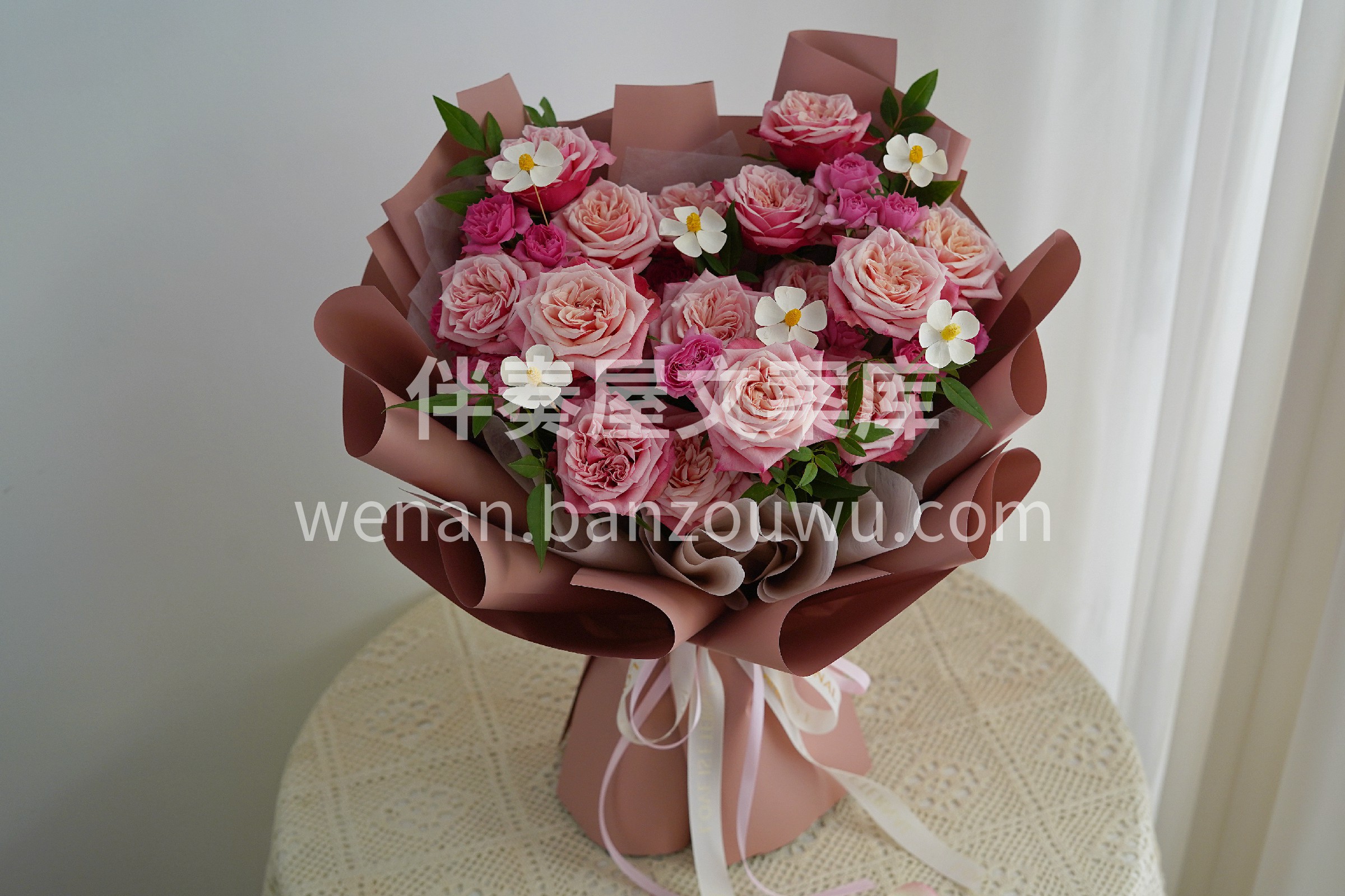 闺蜜玫瑰是奥斯汀花型💐 花瓣渐变色🌸 厚实温暖 又因为它的名 配图3