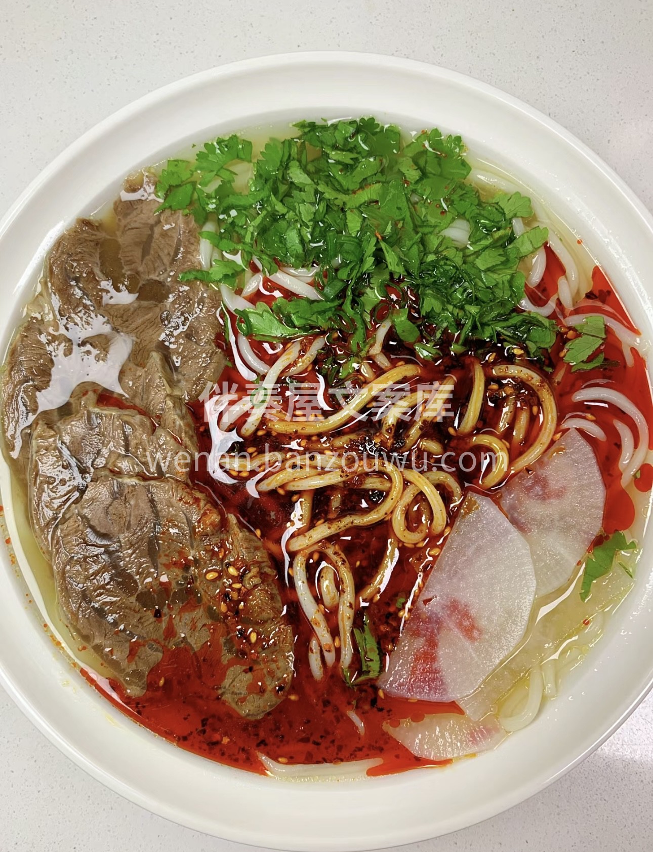 兰州牛肉汤面，面条爽滑劲道，牛肉鲜嫩多汁 配图2