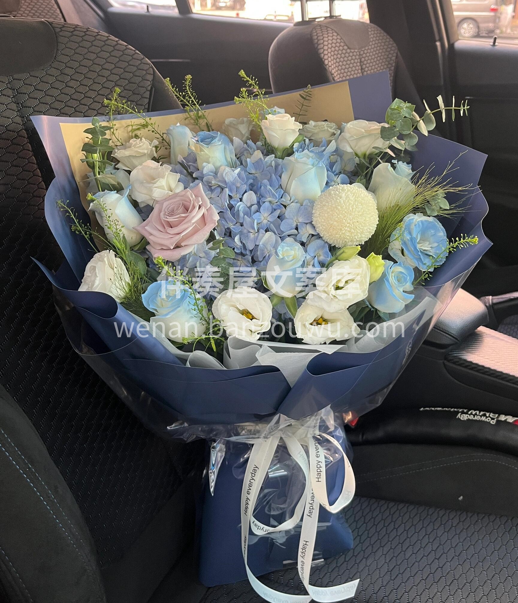 锦 绣💙前程 花束💐 将前程似锦绣进花团 愿你走过的路铺满玫 配图1